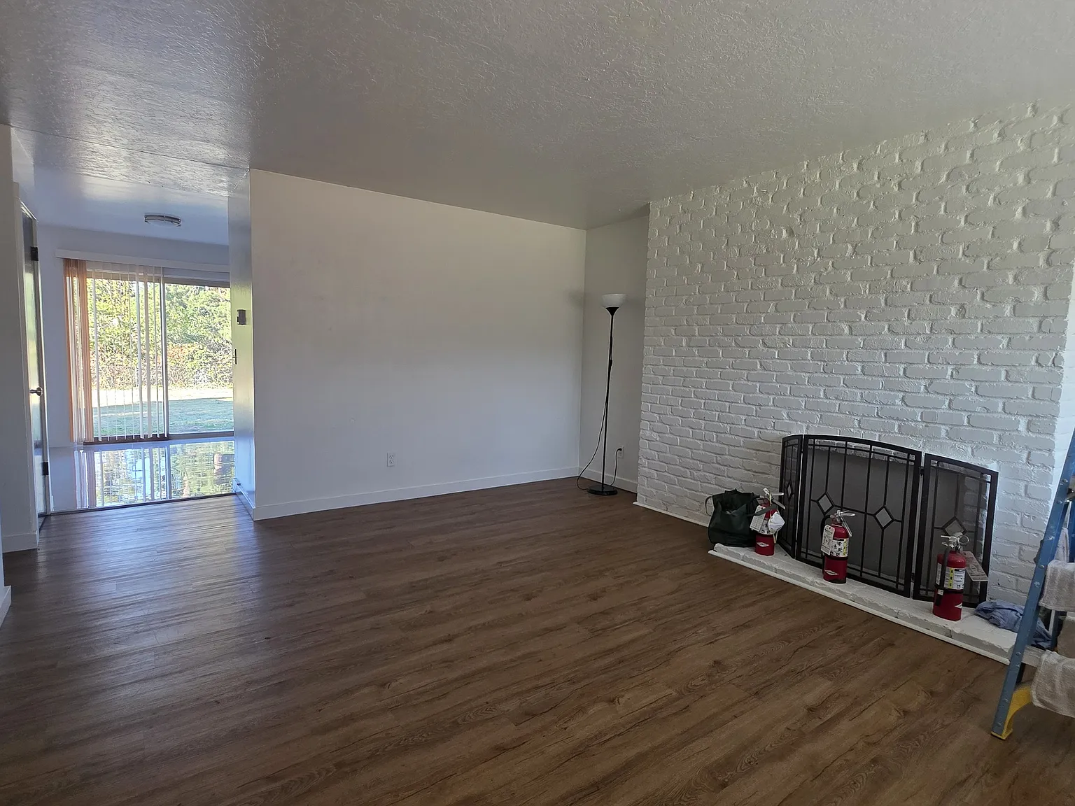 2 bed, 960 sqft, $1,750 — Photo 2