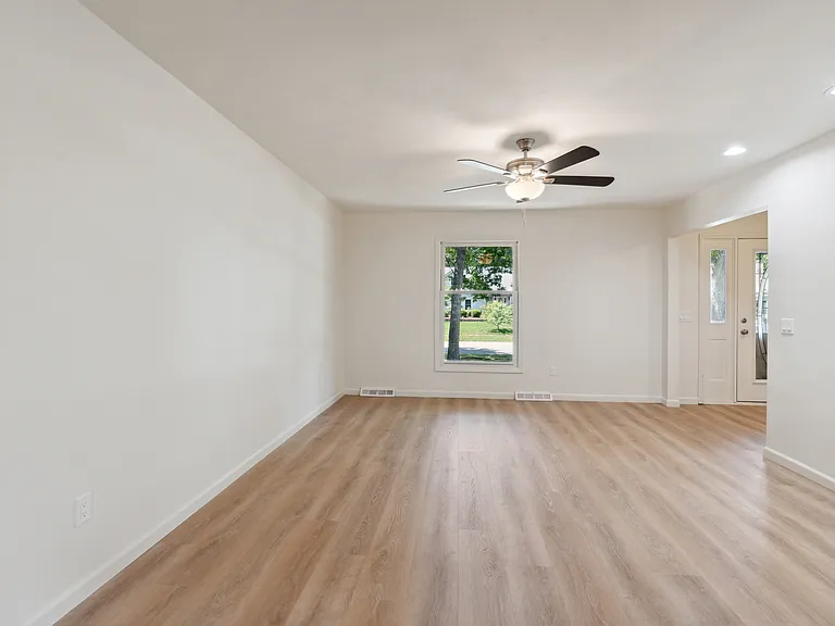 2410 Wealdstone Rd — Photo 9