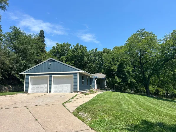 1824 E Kanesville Blvd, Council Bluffs, IA 51503