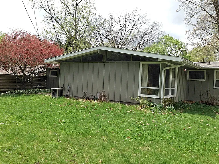 1914 S Harding Dr — Photo 9