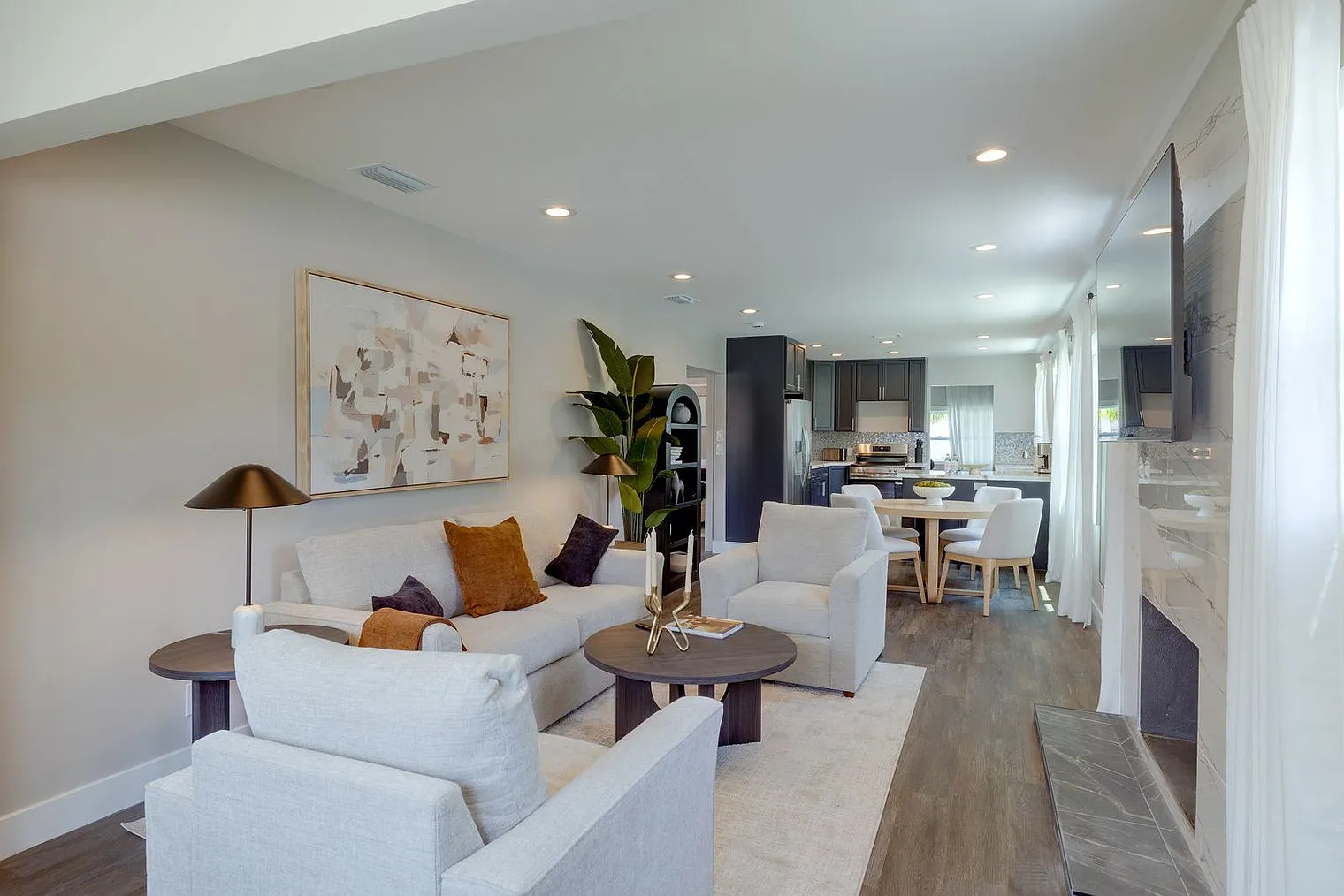 3 bed, 2.0 bath, 1097 sqft, $2,247 — Photo 1
