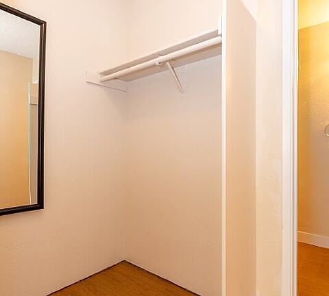 5th image of 1936 F St SE #499559129