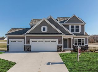 4133 Boulder View Dr, Belmont, MI 49306