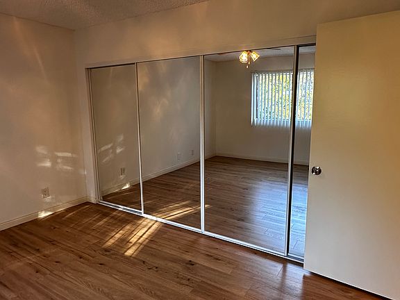 5th image of 121 S Swall Dr #106