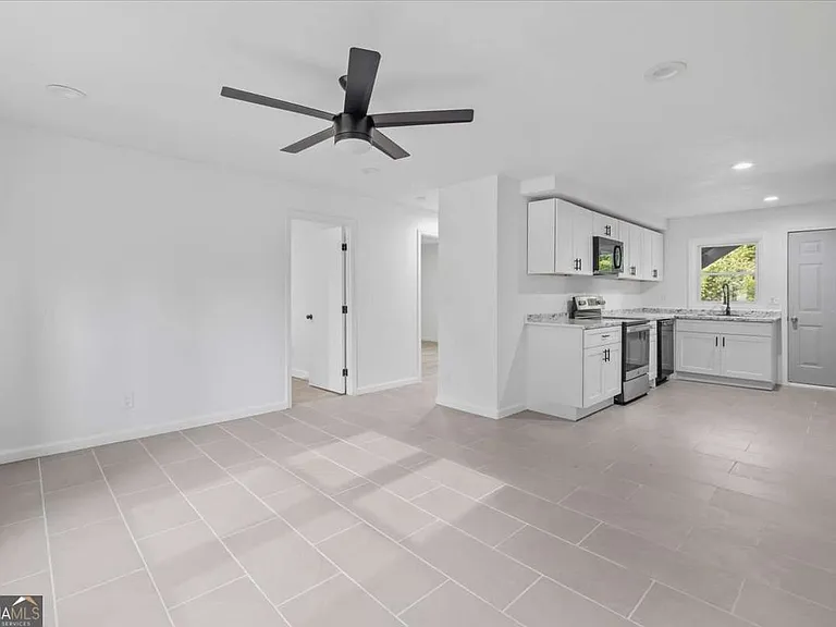608 N College Dr #3 — Photo 18