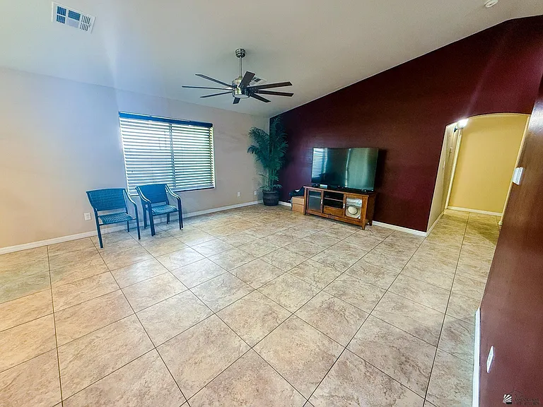 1524 S 11th Ave — Photo 6