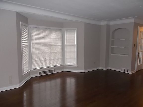 5th image of 80 E 216th St