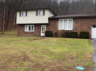 6354 Deepwater Mountain Rd, Fayetteville, WV 25840