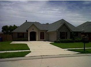 206 N Pin Oak Dr, Saint Rose, LA 70087