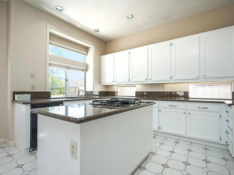 11718 Windcrest Ln — Photo 20