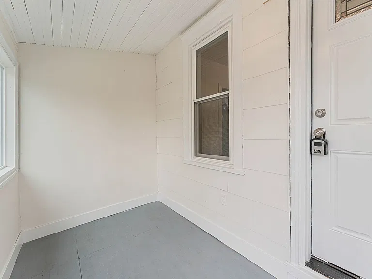 8534 Orchard Ave — Photo 11
