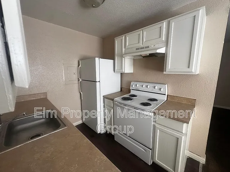 2101 Sunrise Ave #11 — Photo 5