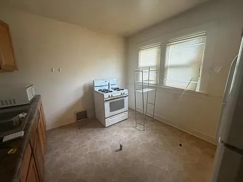 1501 NE Madison Ave — Photo 6