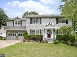 1331 Grant St, Herndon, VA 20170