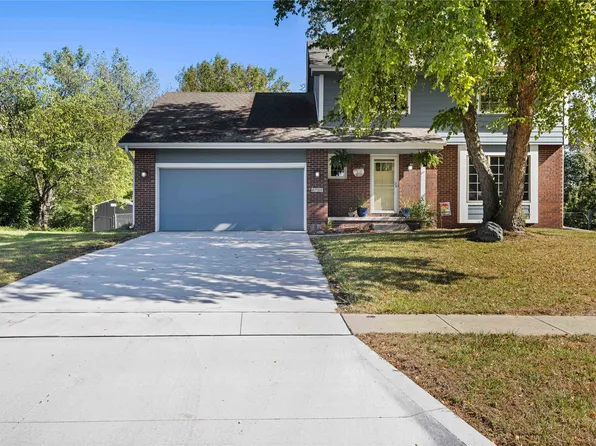 2705 NW Park Ln, Ankeny, IA 50023