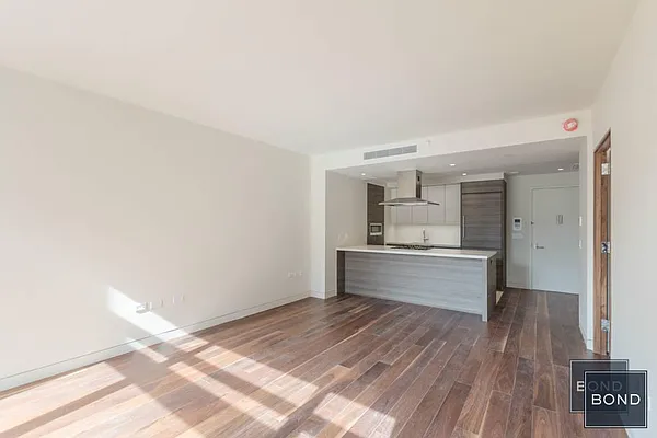 Rented by Bond New York | media 3