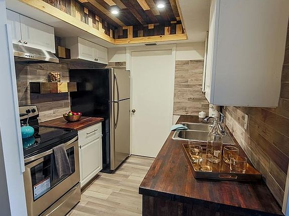 2nd image of 213 Apex Pt APT 105