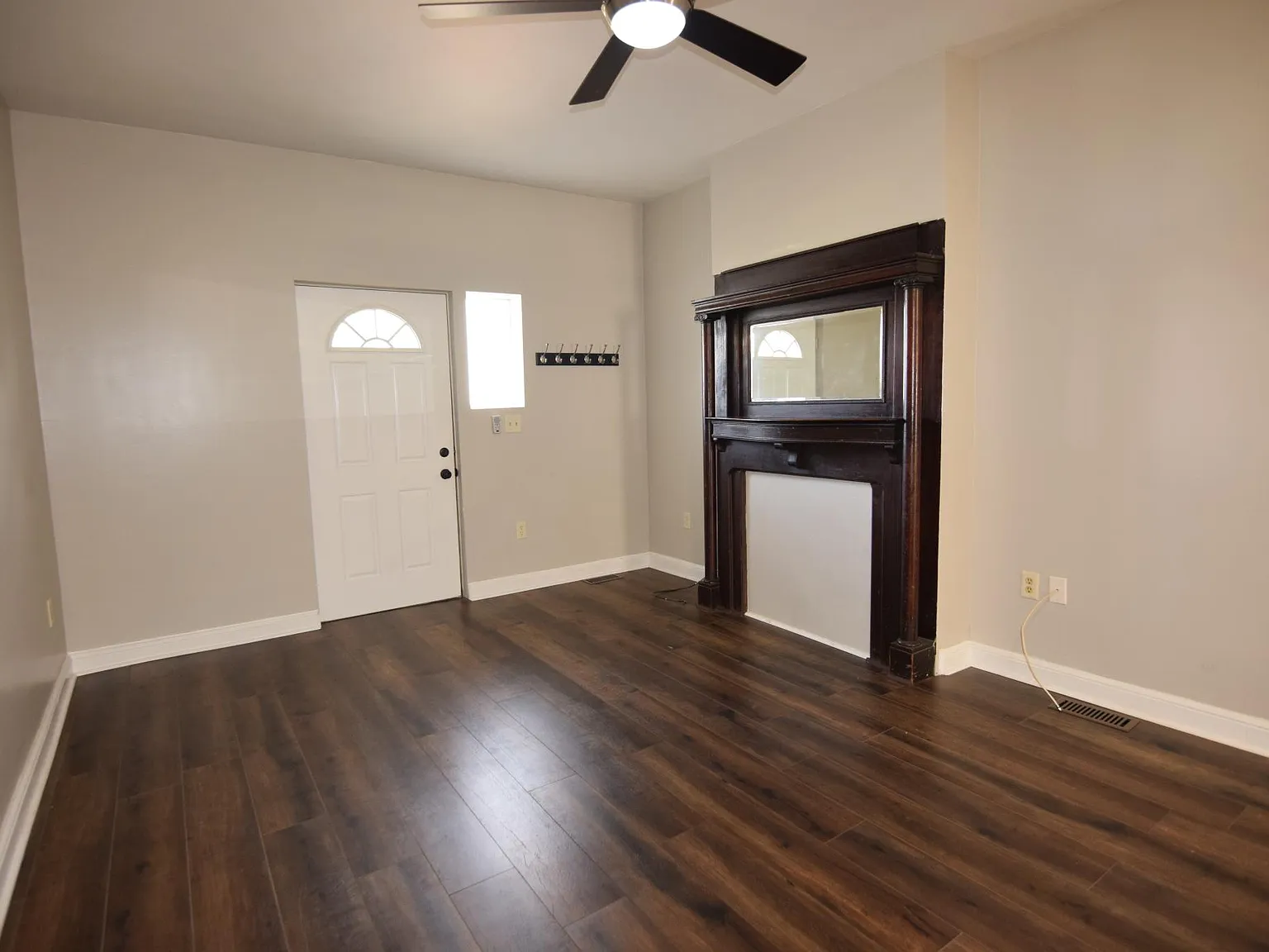 3 bed, 900 sqft, $1,315 — Photo 4