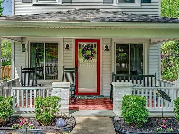 2nd image of 327 Dalewood Ave