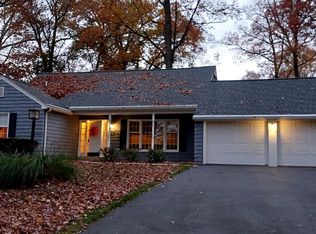 3 Lehoy Forest Dr, Leola, PA 17540