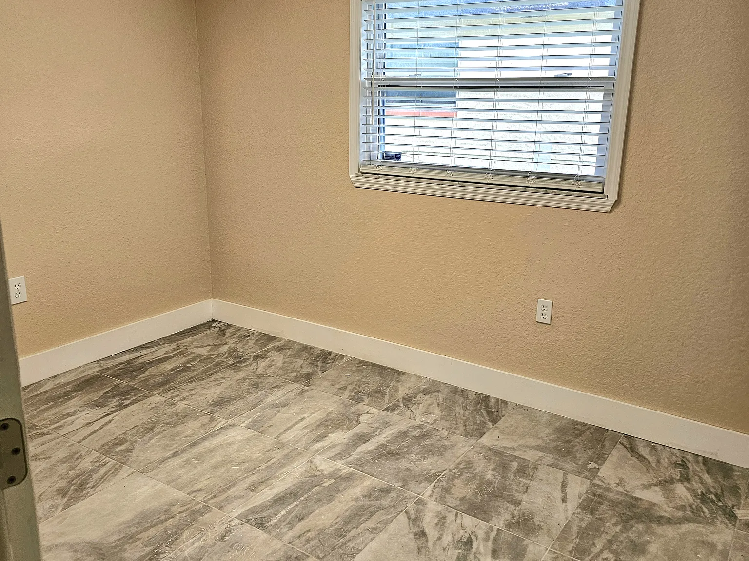 2 bed, 722 sqft, $1,400 — Photo 4