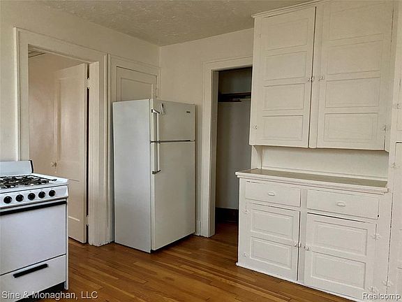 Access to walk in storage in kitchen