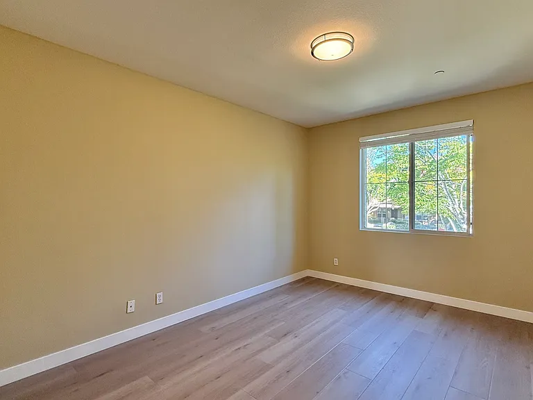 10689 New Grove Trl #71 — Photo 32
