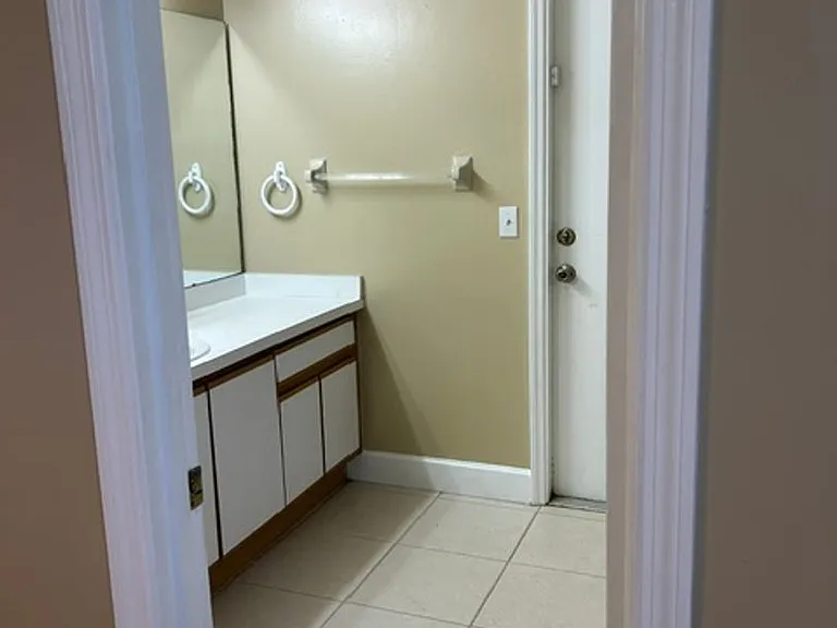 2949 N Covington Dr — Photo 21