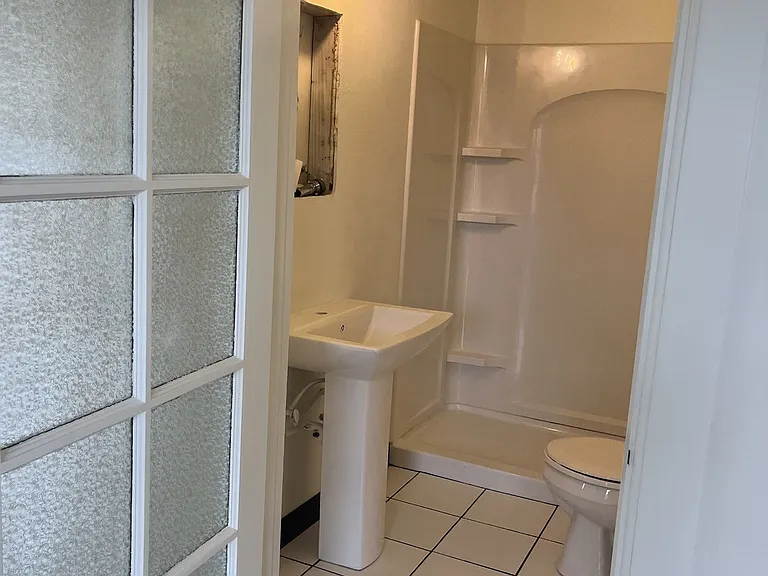 3220 Washington Ave — Photo 6