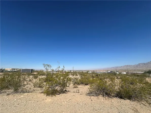 165 Queen Tut Dr, Meadview, AZ 86444