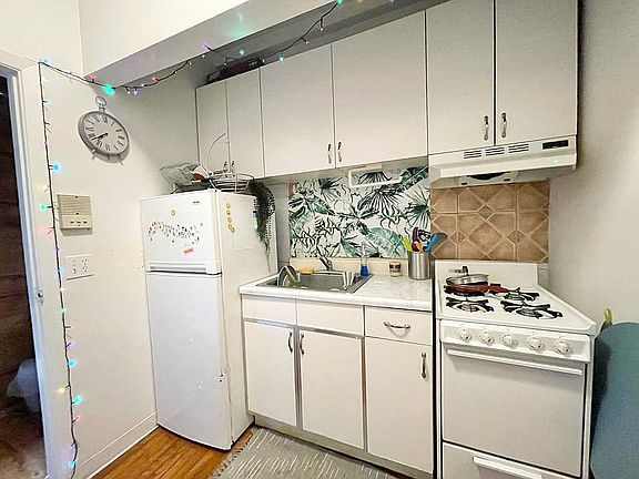 3rd image of 1370 York Ave #4C