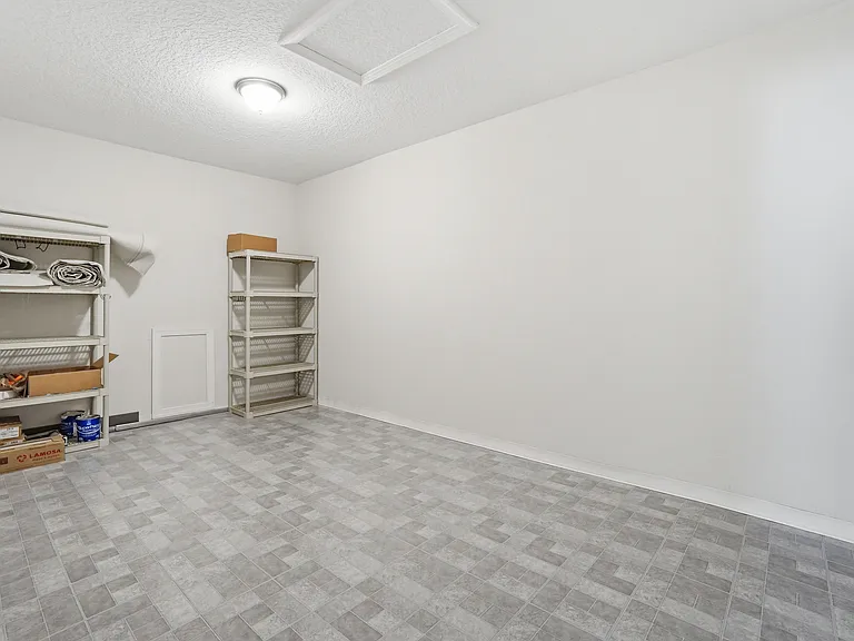 98 Liberty Bell Rd — Photo 30