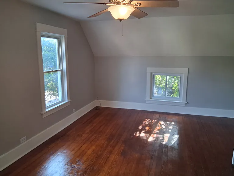 1036 W Seminary St — Photo 9