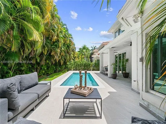 4621 NW 93rd Doral Ct — Photo 19