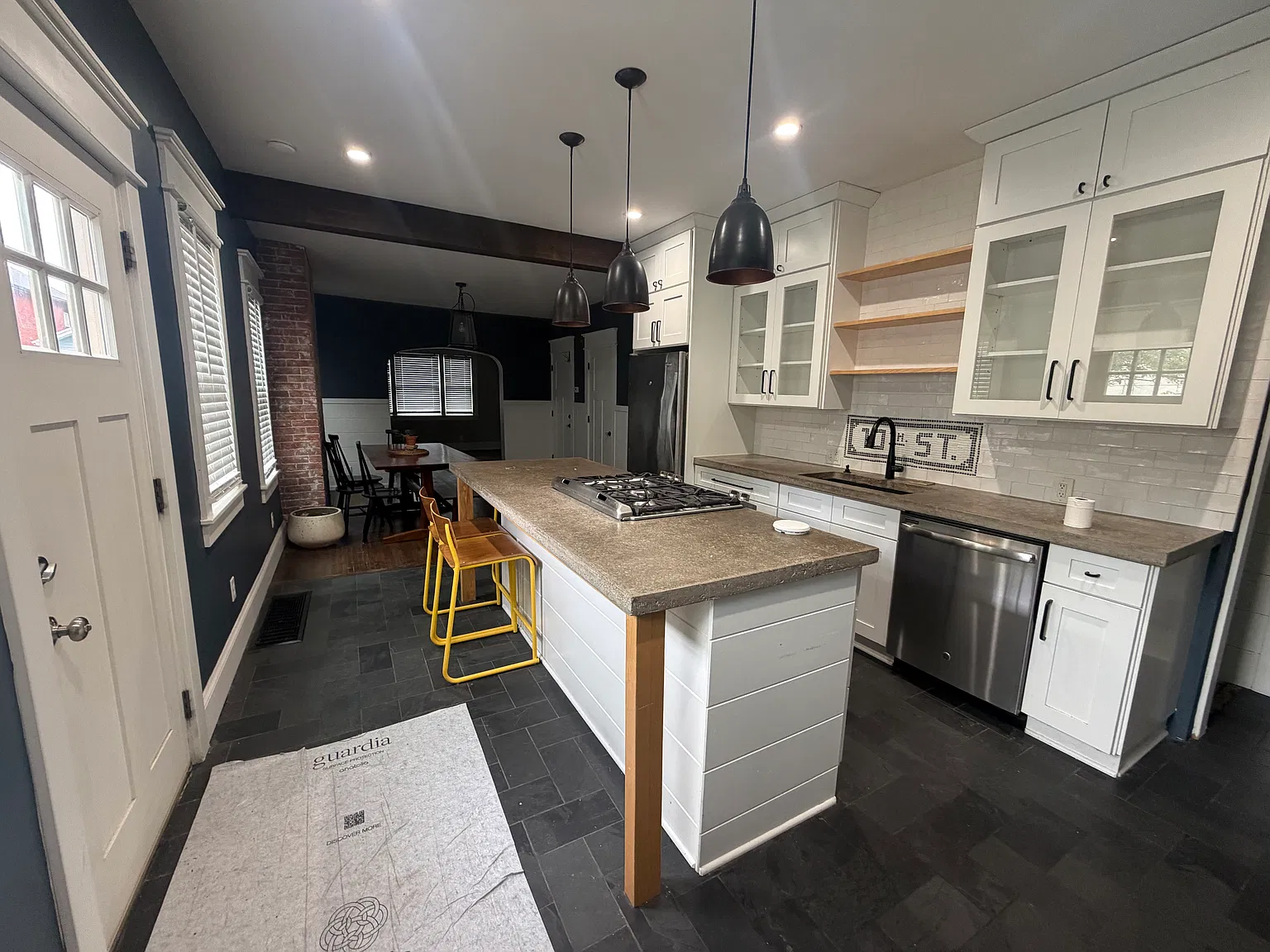 2 bed, 1200 sqft, $1,650 — Photo 2