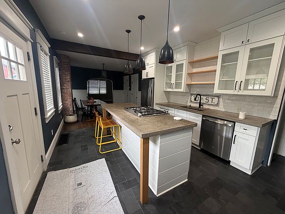 2nd image of 113 10th St #1