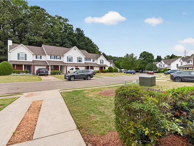 275 Cottonwood Creek Cir — Photo 29