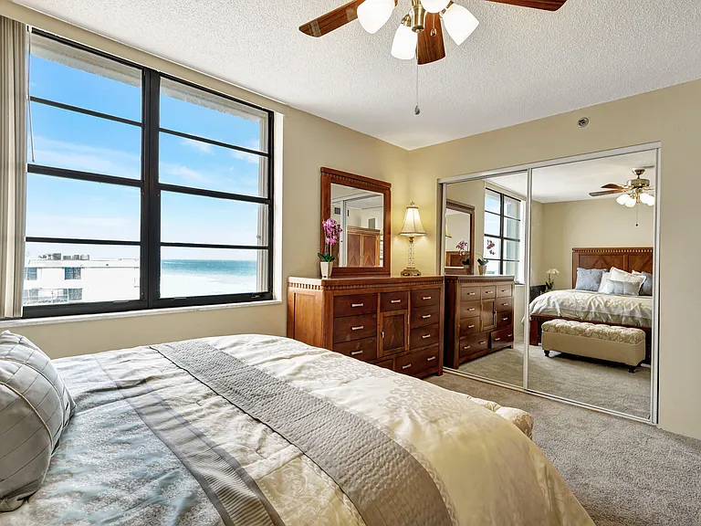 840 Ocean Dr #806 — Photo 38