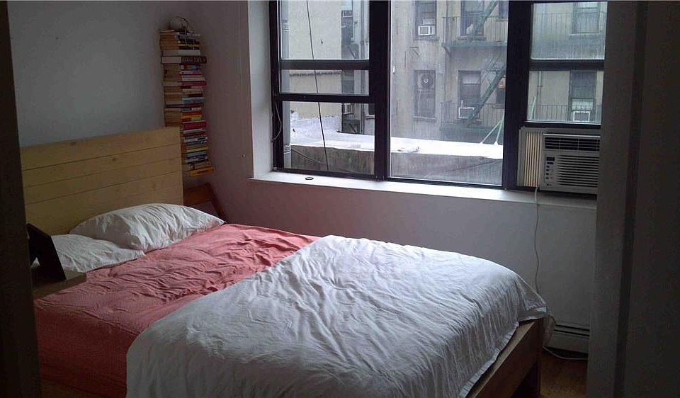 2nd image of 40 Ludlow St APT 3