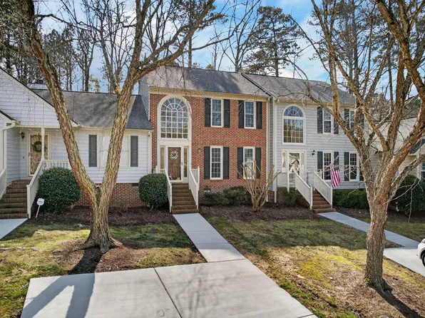 119 Heatherwood Dr, Apex, NC 27502