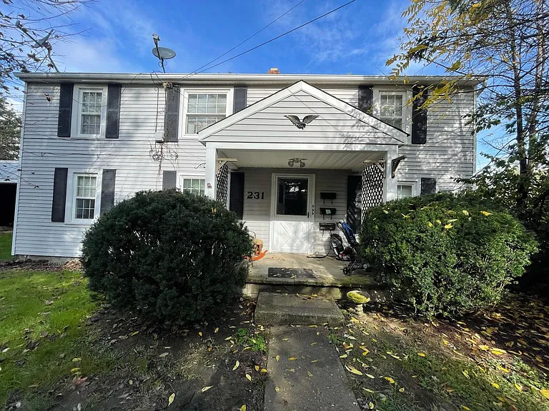 231 N Spring Grove St #2 — Photo 6