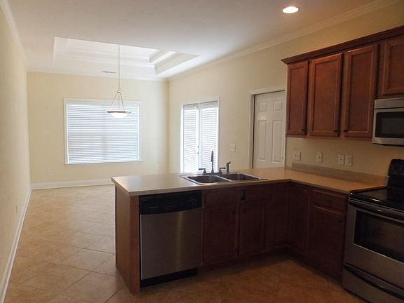 5th image of 416 Heritage Dr