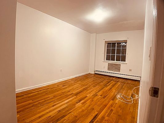 4th image of 53 W 192nd St #2021