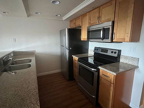 3rd image of 7623 Bay Dr