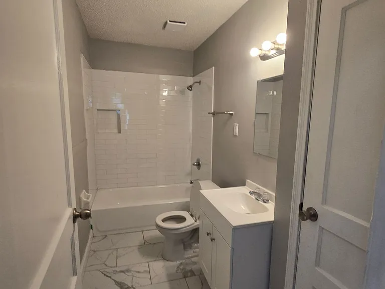 993 Gordon St — Photo 13