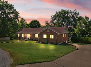 3104 Fairway Ct, Floyds Knobs, IN 47119