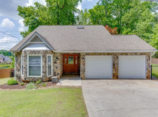 1813 Rambling Woods Dr, Lawrenceville, GA 30043
