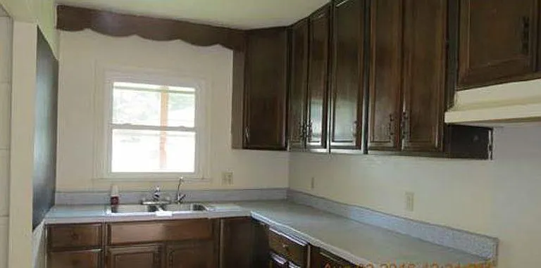 1810 Freeman St — Photo 5