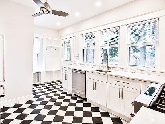 2nd image of 17 Walnut St