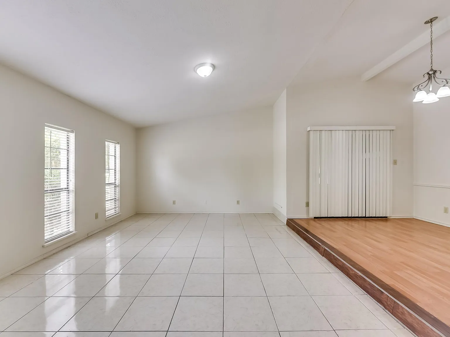 4 bed, 2151 sqft, $2,350 — Photo 4